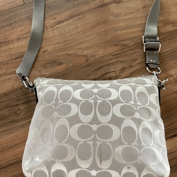 🔥Silver Coach crossbody bag🔥 - Picture 2 of 8